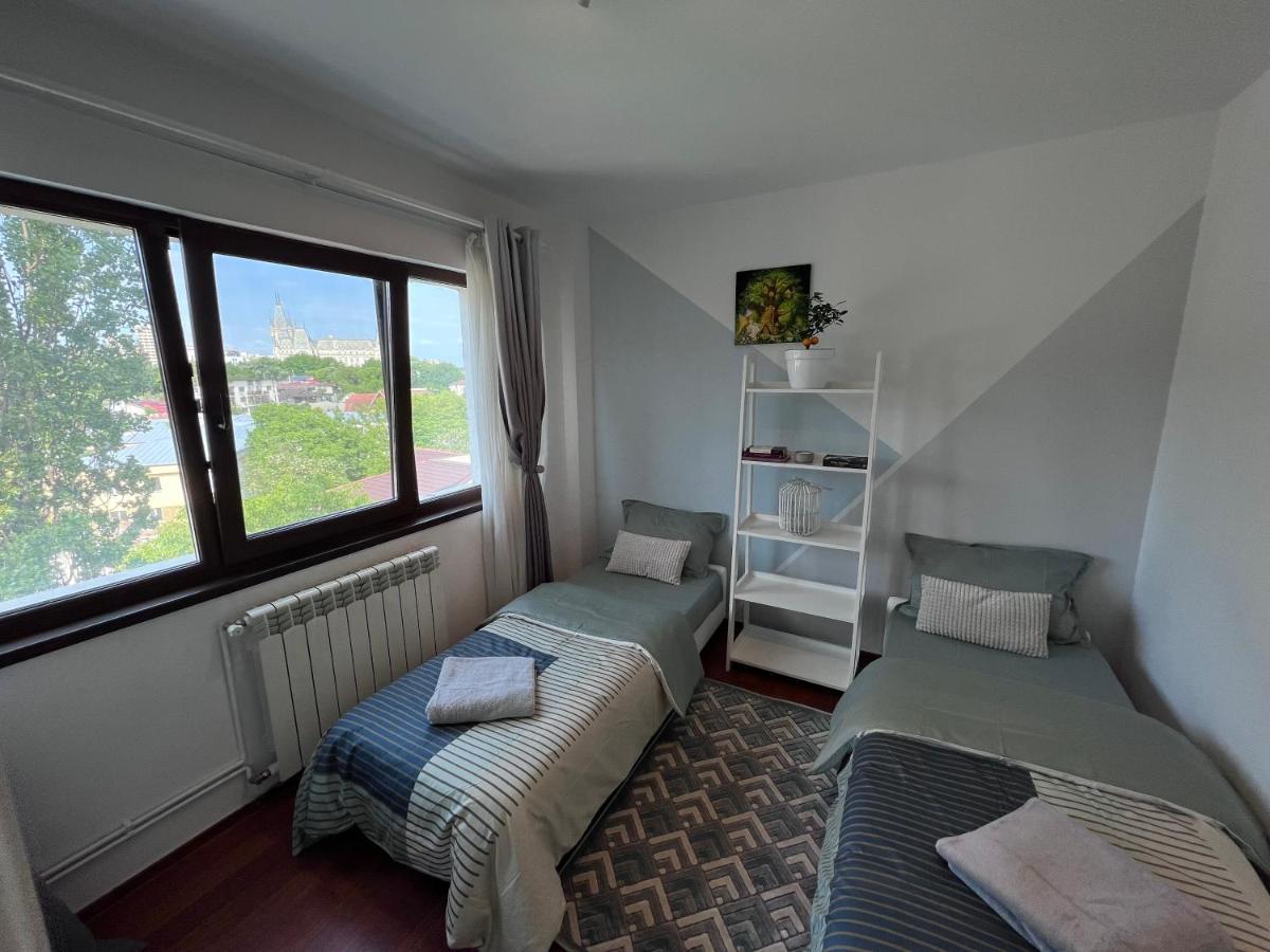3 Rooms Apartment Palace View Яссы Экстерьер фото