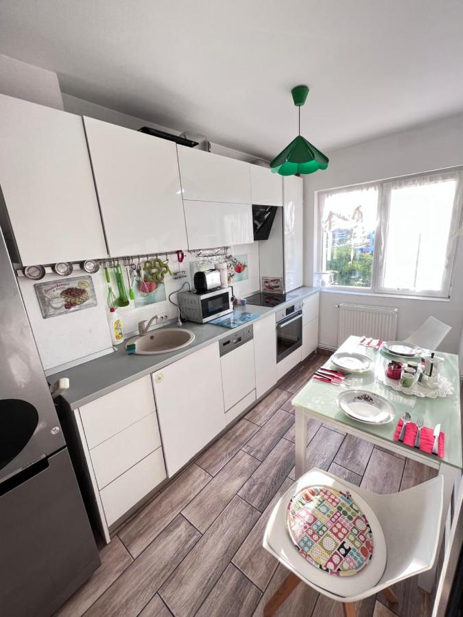 3 Rooms Apartment Palace View Яссы Экстерьер фото